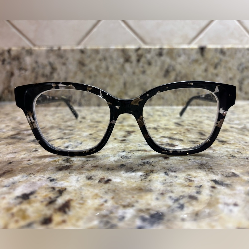 Pre-owned frames with prescription. Excellent condition. Less than 1 year old.